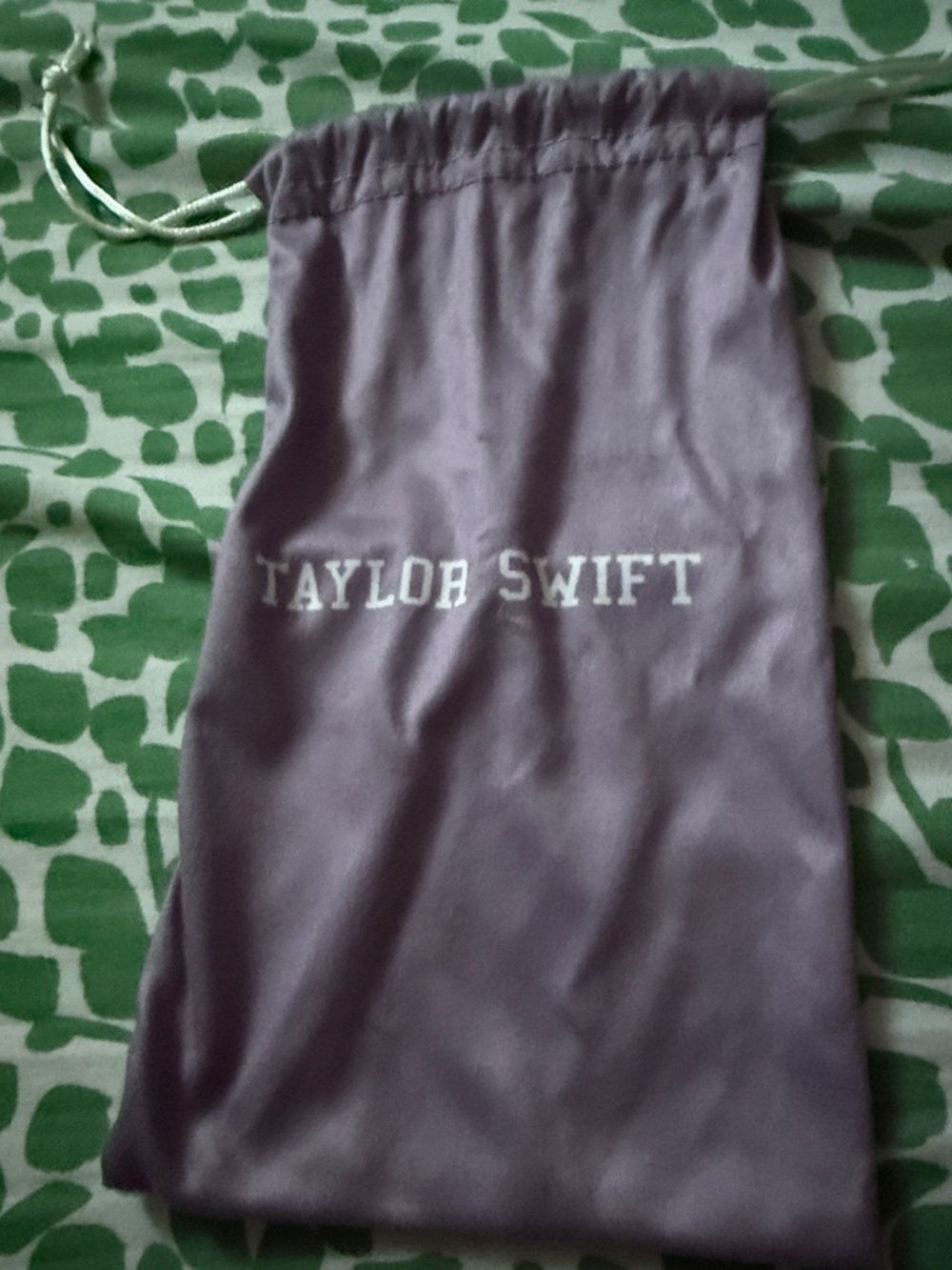 NEVER WORN Taylor Swift Speak Now (Taylor’s Version) sunglasses - Picture 2 of 3